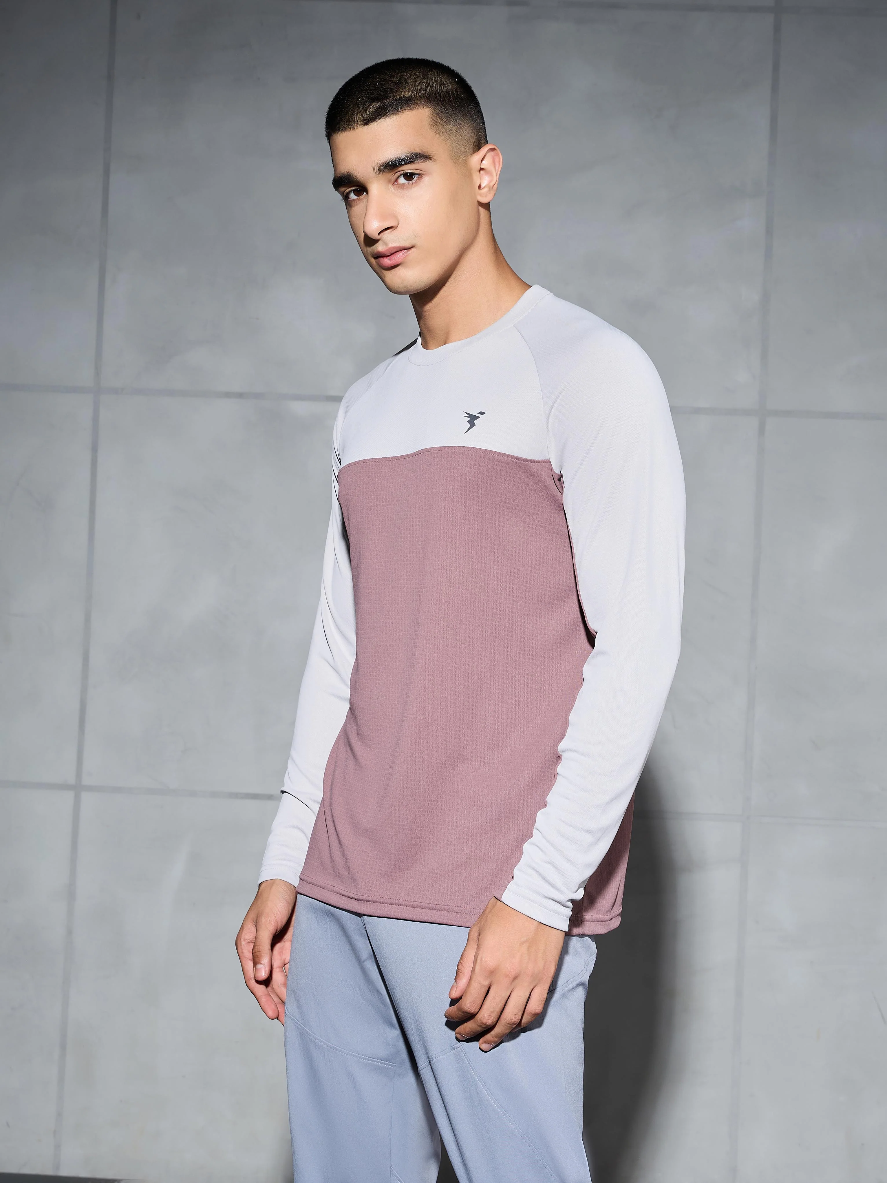 Men Colorblock Slim Fit Crew Neck T-shirt with TECHNO COOL+ - Image 4