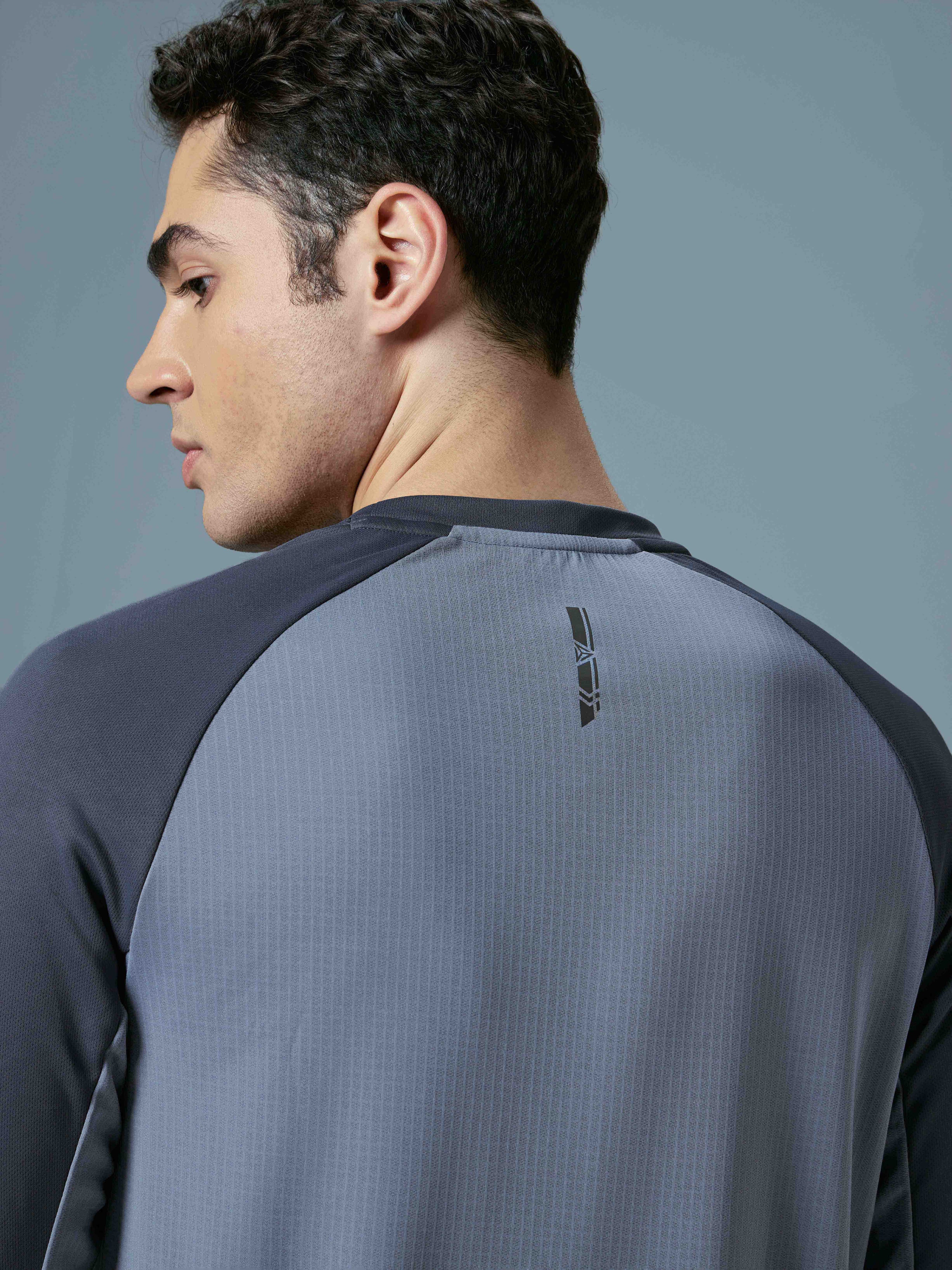 Men Colorblock Slim Fit Crew Neck T-shirt with TECHNO COOL+ - Image 7