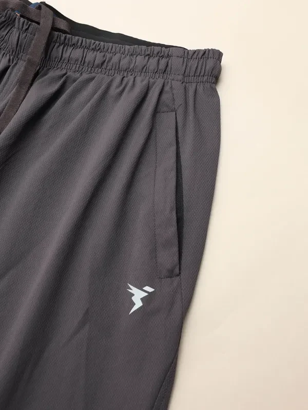 Men Solid Relax Fit Shorts with TECHNOLITE - Image 10