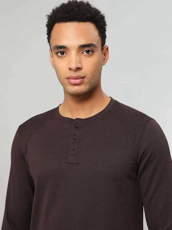 Men Self Design Slim Fit Henley Neck T-shirt with MATPIQ - Image 5