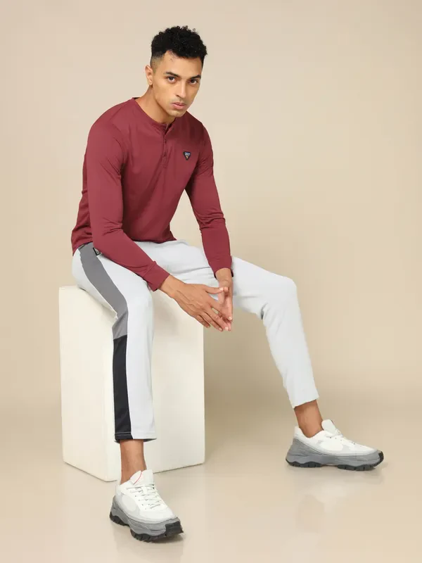 Men Self Design Slim Fit Henley Neck T-shirt with MATPIQ - Image 5