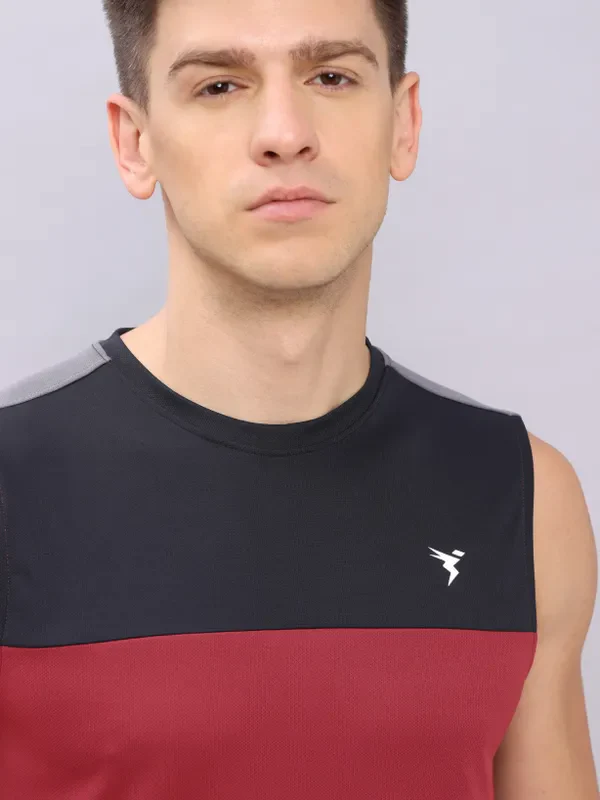 Men Colorblock Slim Fit Crew Neck Innerwear Vest with TECHNO COOL+ - Image 5