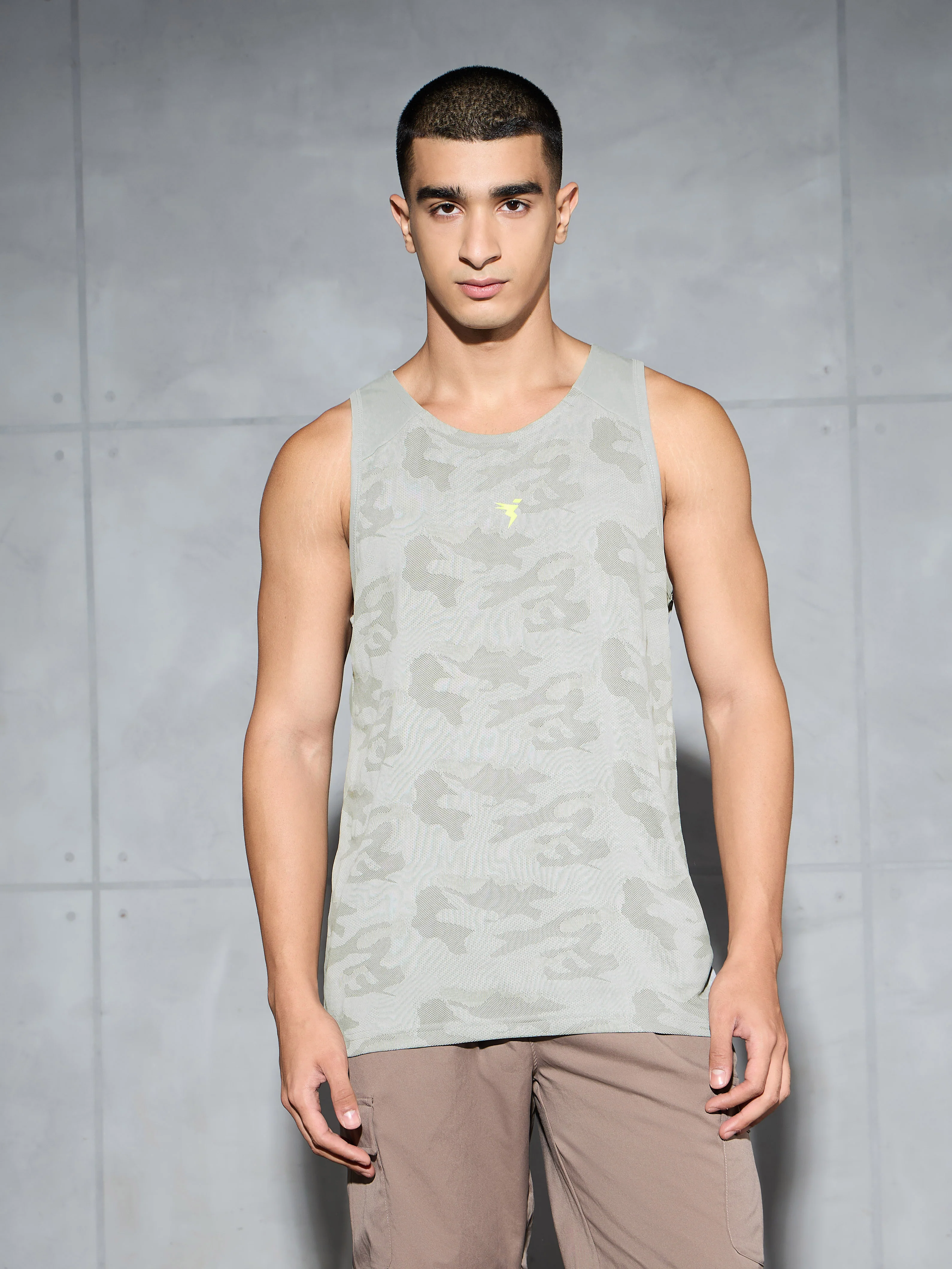 Men Colorblock Slim Fit Crew Neck Innerwear Vest with VENTMESH - Image 2