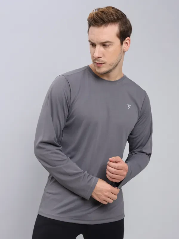 Men Solid Slim Fit Crew Neck T-shirt with TECHNO COOL+