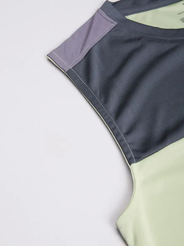 Men Colorblock Slim Fit Crew Neck Innerwear Vest with TECHNO COOL+ - Image 7