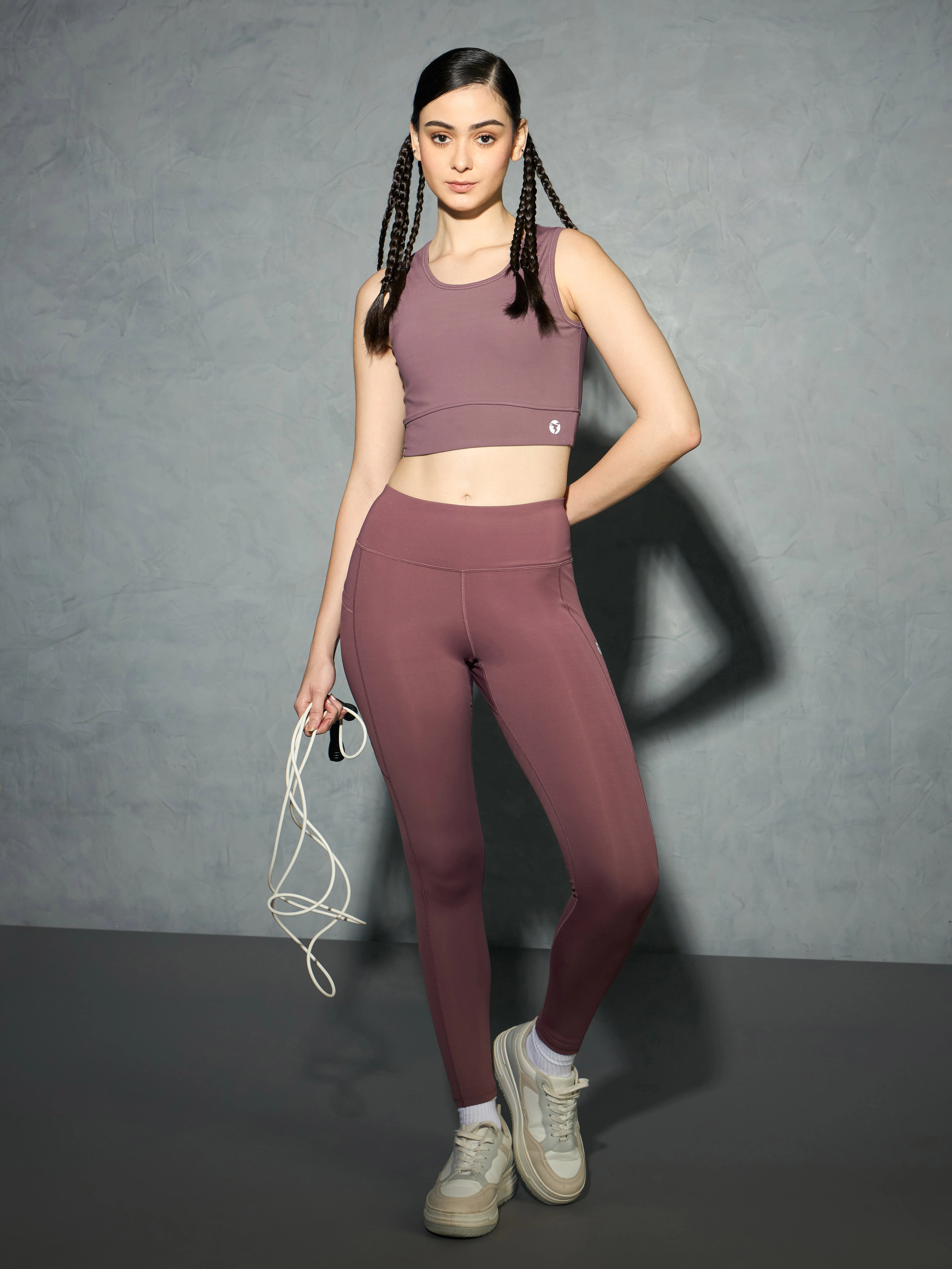 Women Solid Slim Fit Scoop Neck Sports Bra with ELASTO PLUS - Image 5