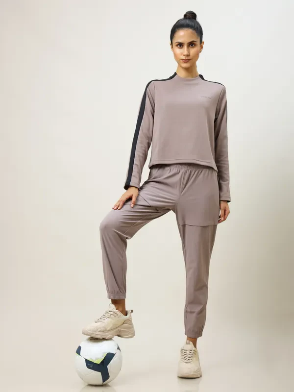 Women Colorblock Slim Fit Crew Neck Pullover with ELASTO PLUS - Image 5