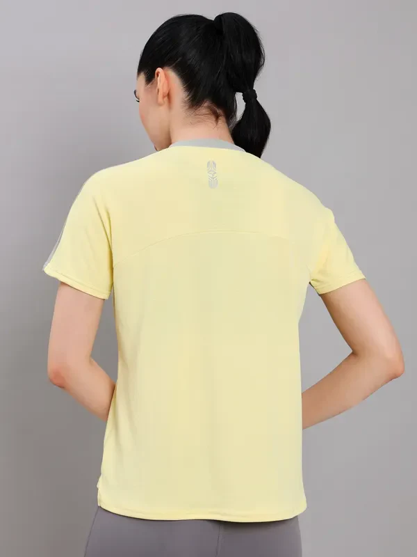 Women Colorblock Slim Fit Crew Neck T-shirt with TECHNO COOL+ - Image 3