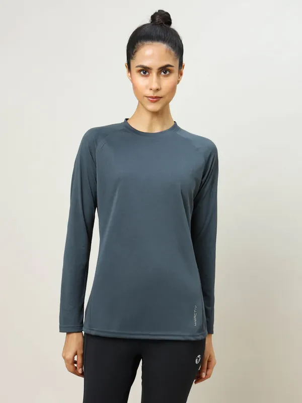 Women Solid Slim Fit Crew Neck T-shirt with TECHNO COOL+