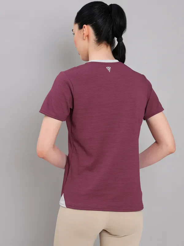 Women Solid Slim Fit V Neck T-shirt with DOUBLE COOL - Image 4