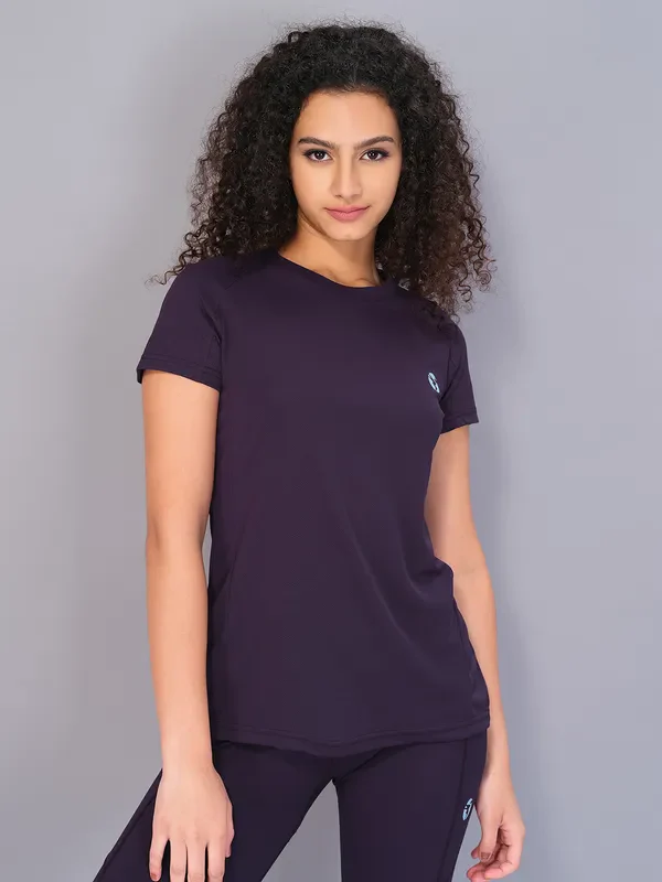 Women Solid Slim Fit Crew Neck T-shirt with TECHNO COOL