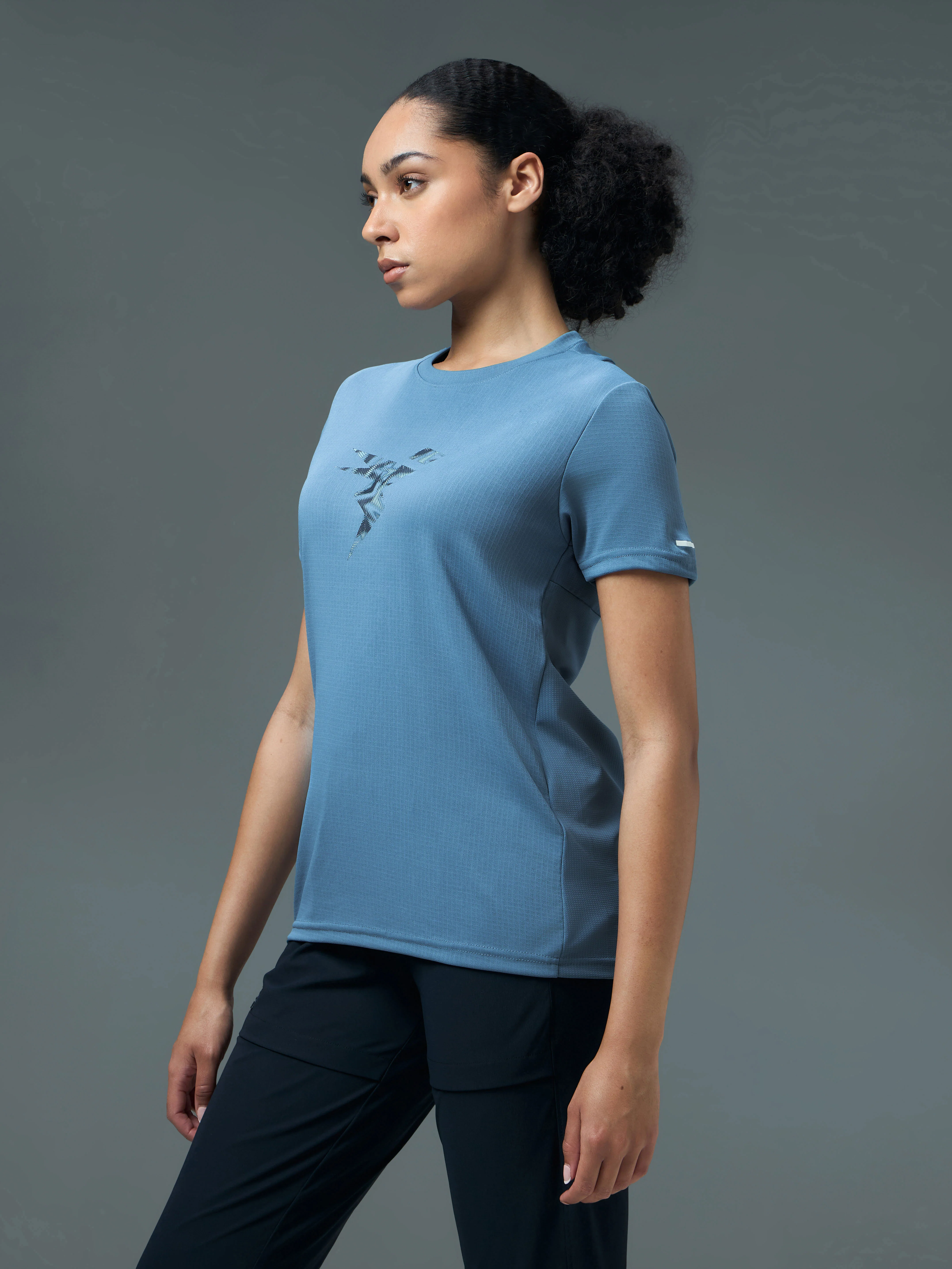 Women Printed Regular Fit Round Neck Sports Tee with TECHNOCOOL+ - Image 4
