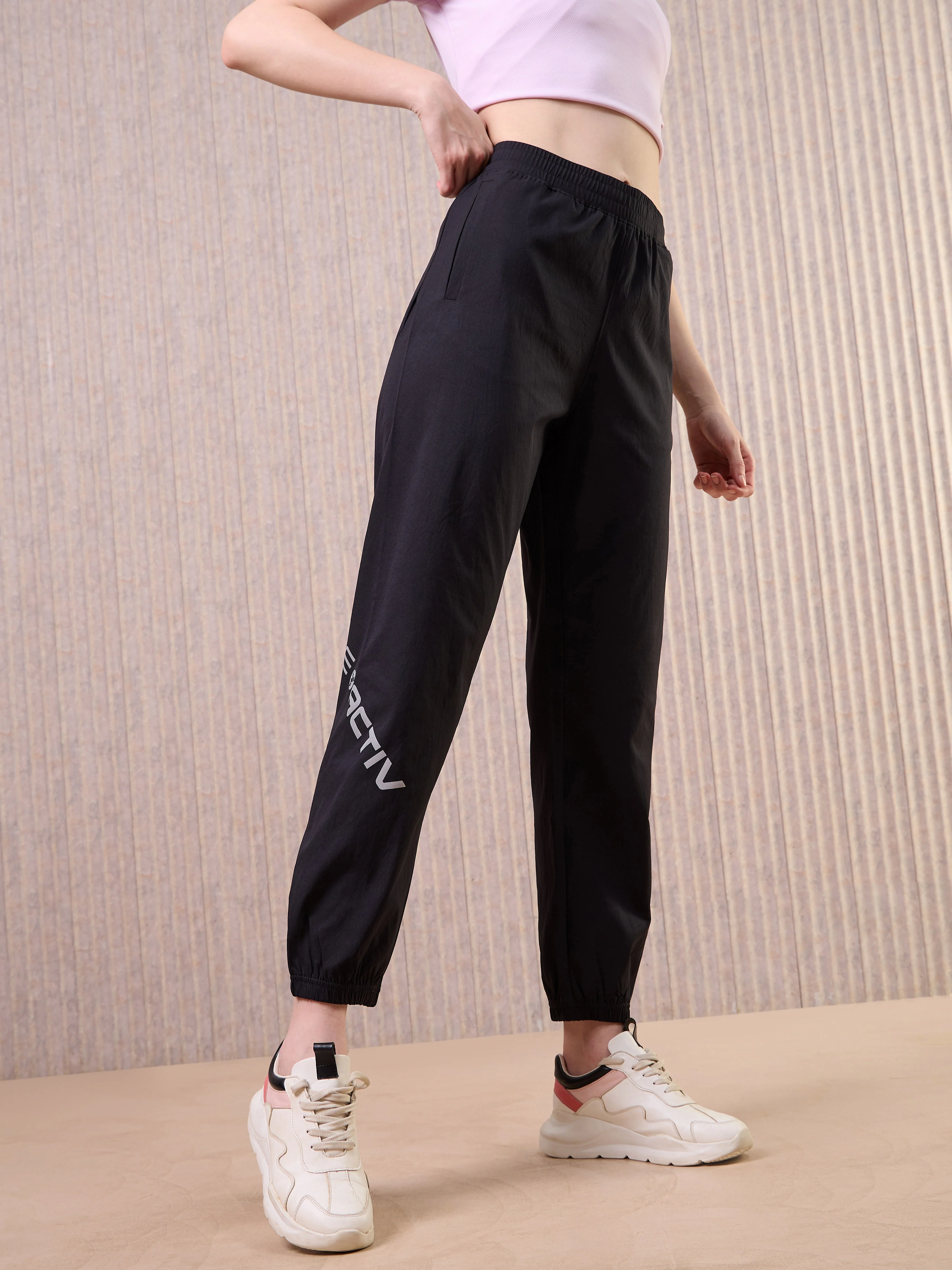Women Printed Slim Fit Joggers with TS FLEXI