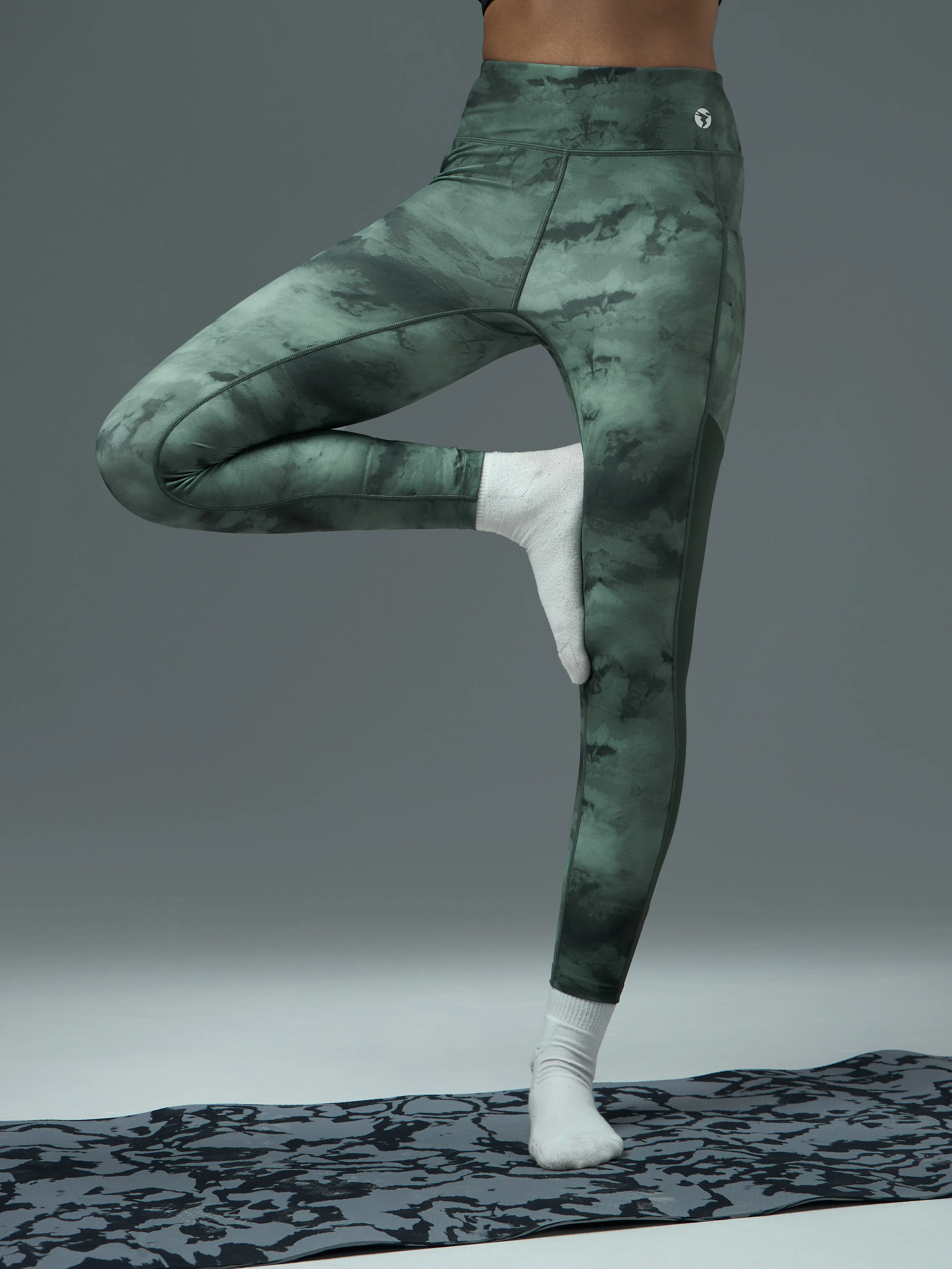Women Printed Slim Fit Tights with ELASTO PLUS
