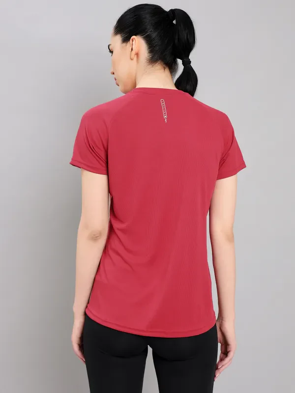 Women Abstract Print Slim Fit Crew Neck T-shirt with TECHNO COOL+ - Image 4
