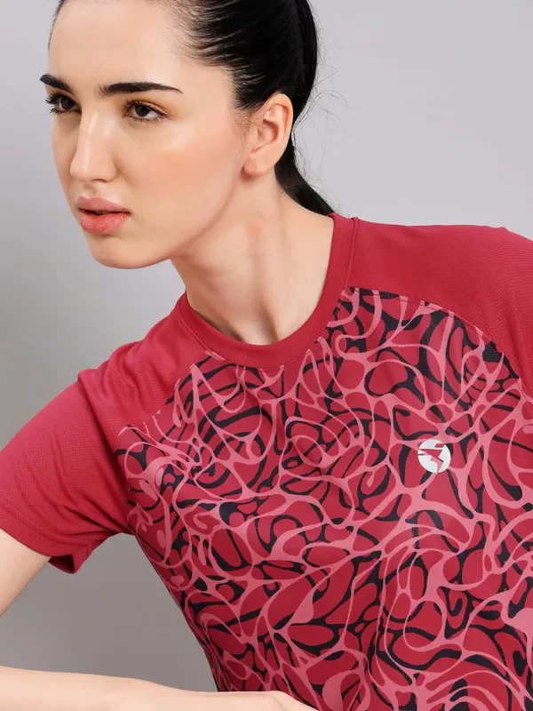 Women Abstract Print Slim Fit Crew Neck T-shirt with TECHNO COOL+ - Image 5